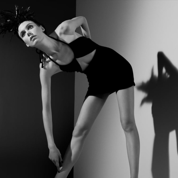 Velvet cutout mini dress - Picture 5 of 6